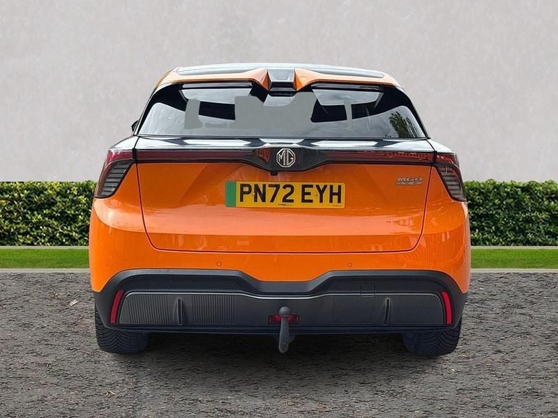 Begagnad MG MG4 EV Trophy 2022 Orange Halvkombi