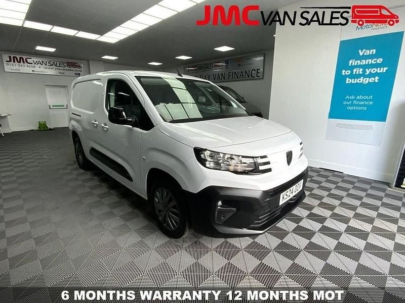 Used Peugeot Partner S 100 HP (73 kW) 2024 White MPV