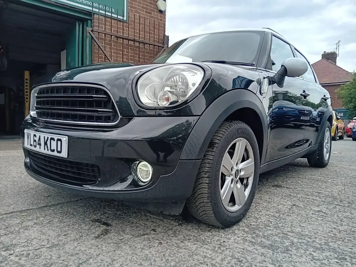 Begagnad Mini Cooper 2014 Svart Halvkombi