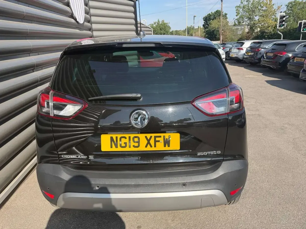 Used Vauxhall Crossland X Elite 102 HP (75 kW) 2019 Black SUV