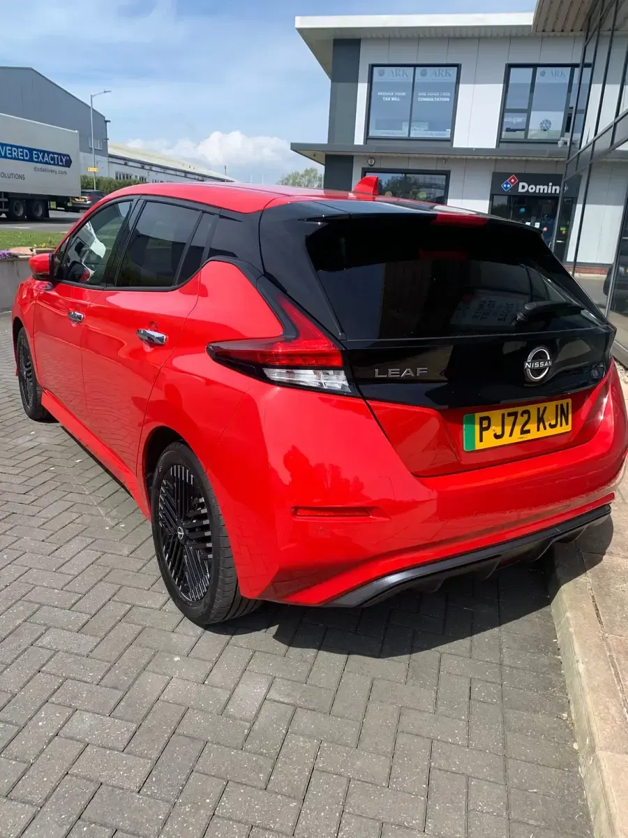 Usado Nissan Leaf N-Connecta 110 kW (150 HP) 2022 Vermelho Citadino