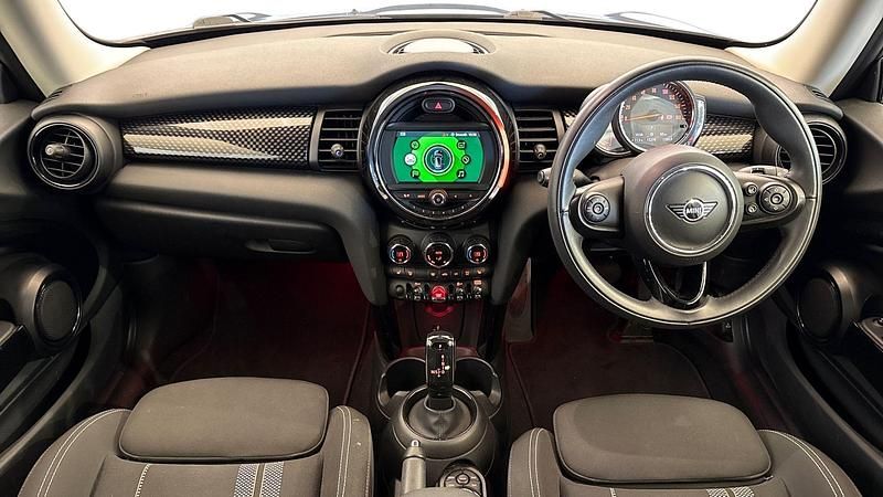 Usado Mini Cooper S Classic 189 HP (139 kW) 2020 Cinzento Citadino