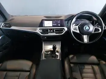 Begagnad BMW 330e M Sport 292 HK (214 kW) 2022 Grå Sedan