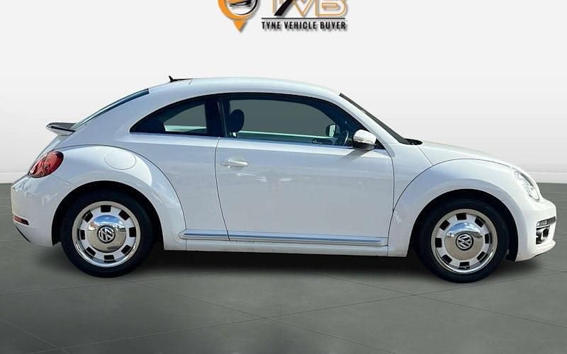 Used VW Beetle Design 150 HP (110 kW) 2016 White Hatchback