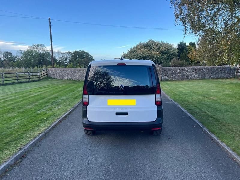 Used VW Caddy 102 HP (75 kW) 2021 White MPV