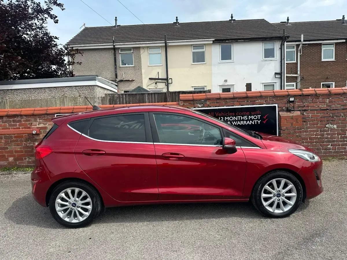 Used Ford Fiesta Titanium 100 HP (73 kW) 2019 Red Hatchback