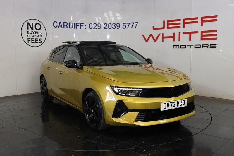 Yellow Used 2022 Vauxhall Astra Ultimate Hatchback | £16,988 (Fair price) - Image 1/4