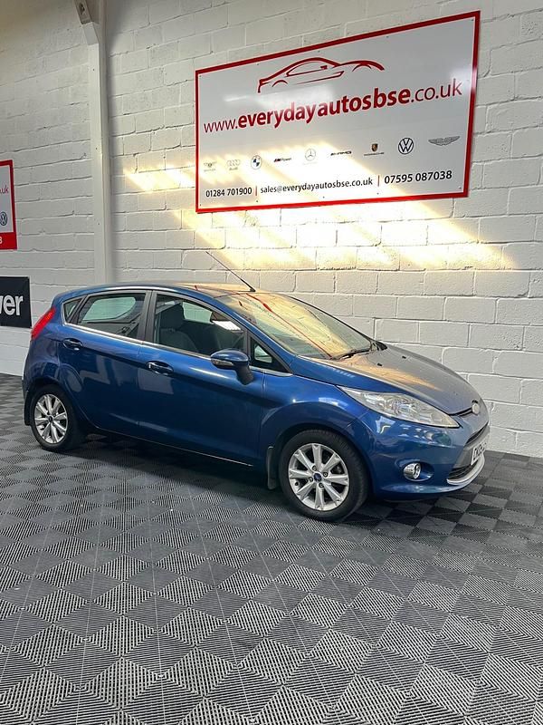 Used Ford Fiesta Zetec 82 HP (60 kW) 2009 Blue Hatchback