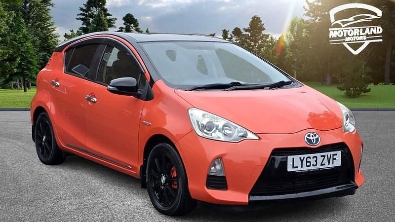Used Toyota Yaris Hybrid 2014 Orange