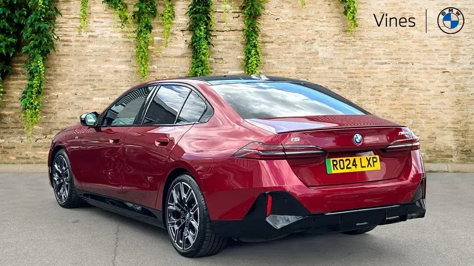 Used BMW i5 Comfort Edition 436 kW (593 HP) 2024 Red