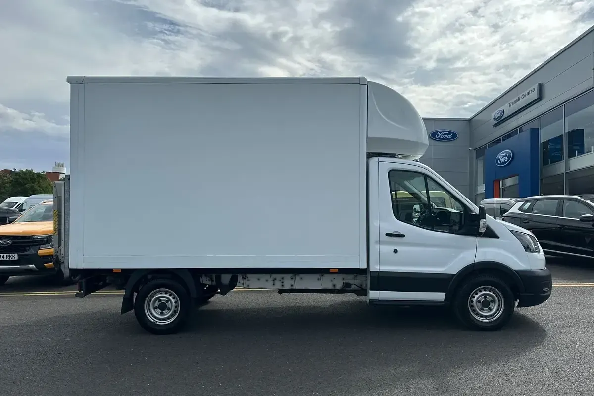 Used Ford Transit 130 HP (95 kW) 2023 Frozen white (solid colour) Van
