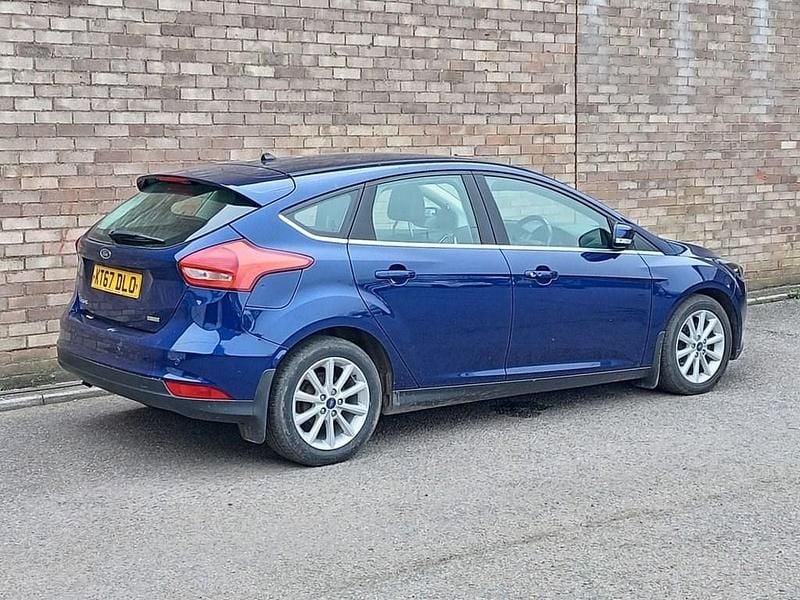 Used Ford Focus Titanium 125 HP (91 kW) 2018 Blue Hatchback