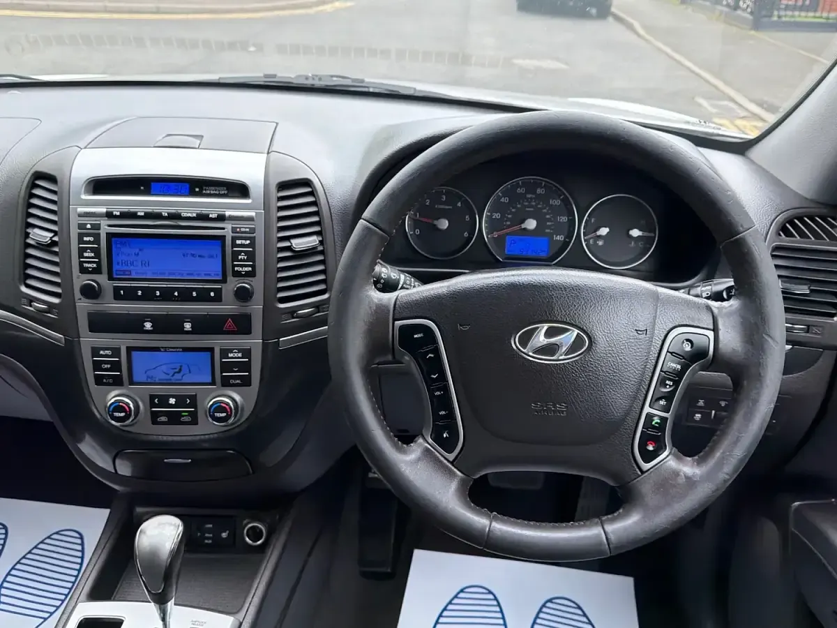 Used Hyundai Santa Fe Premium 197 HP (144 kW) 2012 Silver SUV