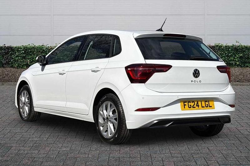 Used VW Polo Style 95 HP (69 kW) 2024 White Hatchback