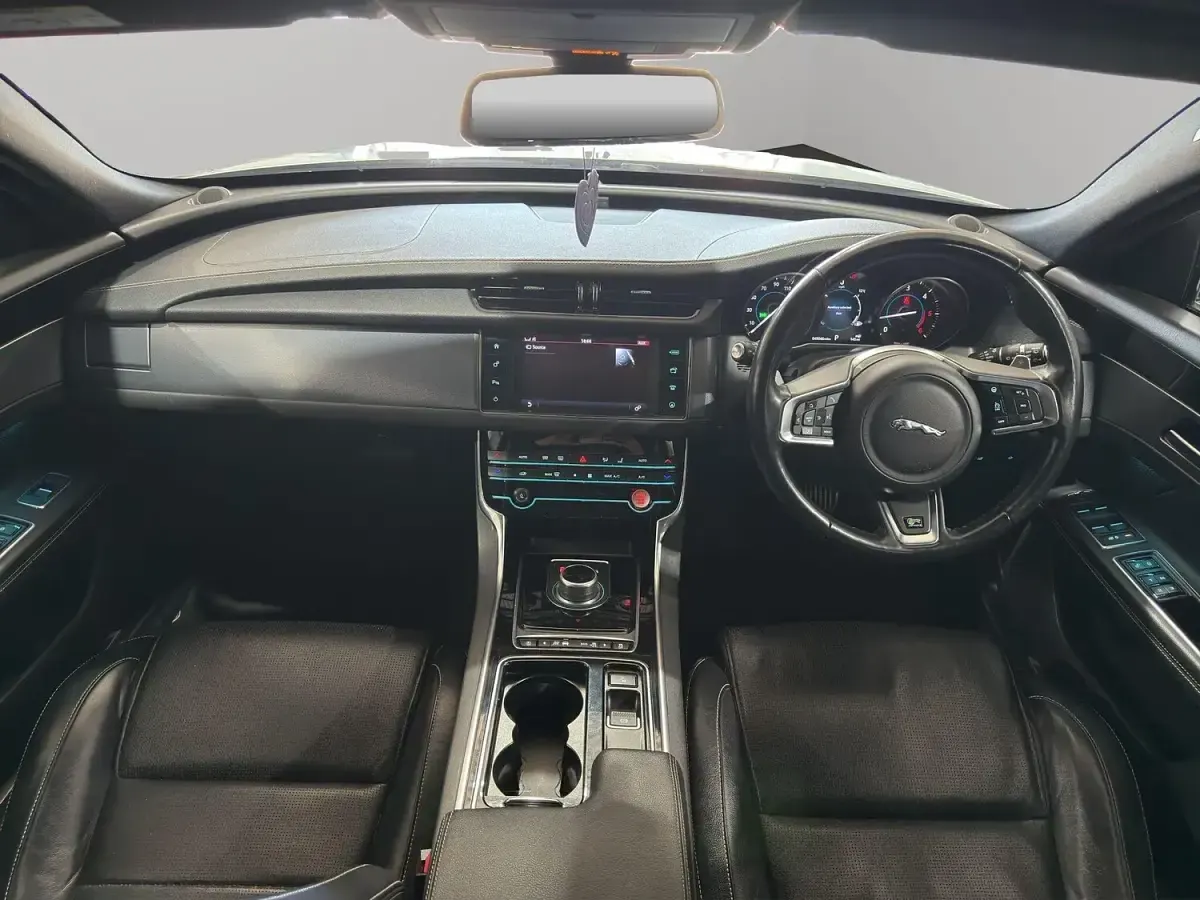 Used Jaguar XF Sportbrake R-Sport 2018 Silver Estate
