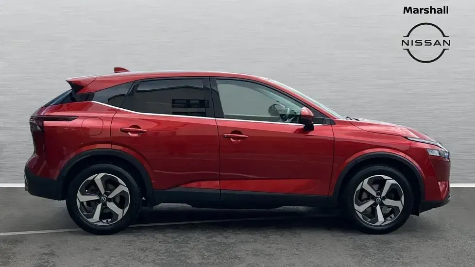 Used Nissan Qashqai N-Connecta 158 HP (116 kW) 2023 Red SUV