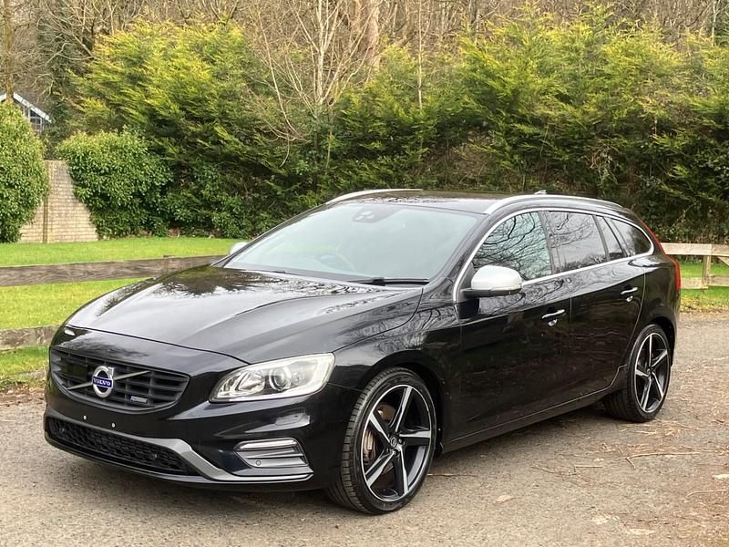 Used Volvo V60 R-Design 304 HP (223 kW) 2015 Black Estate