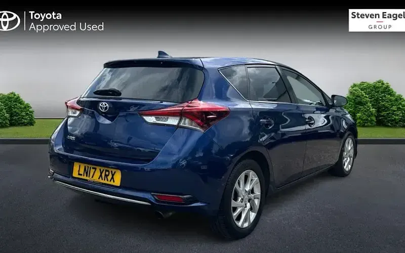 Used Toyota Auris Business Edition 116 HP (85 kW) 2017 Hatchback
