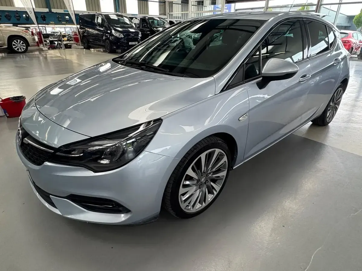 Used Vauxhall Astra SRi 122 HP (89 kW) 2020 Silver Hatchback