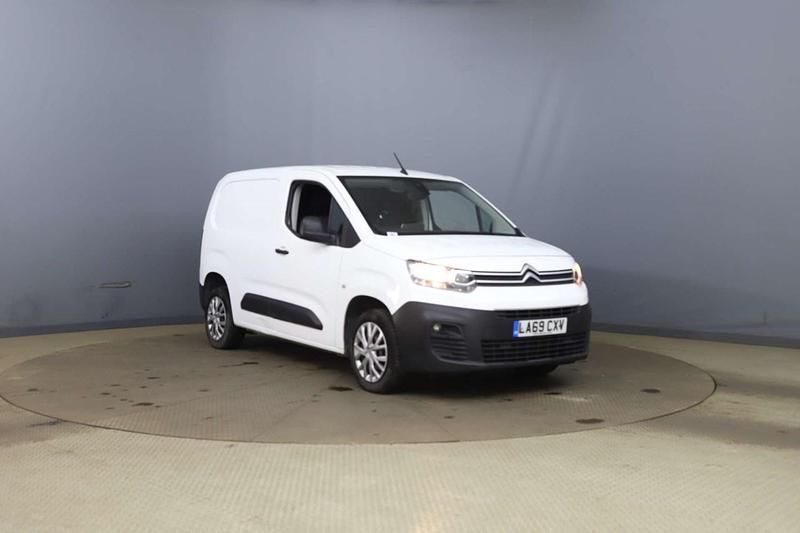 White Used 2020 Citroën Berlingo MPV | £10,495 (Expensive) - Image 1/4