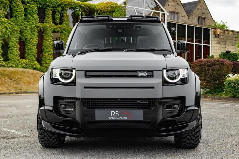 Usado Land Rover Defender SE Dynamic 2024 Cinzento SUV