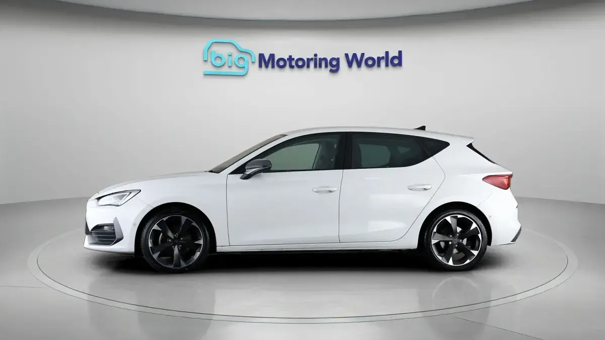 Used Cupra Leon 150 HP (110 kW) 2024 White Hatchback