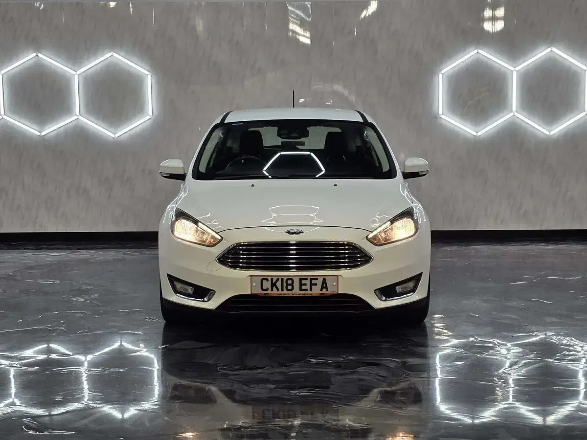 Used Ford Focus Titanium 125 HP (91 kW) 2018 White Hatchback