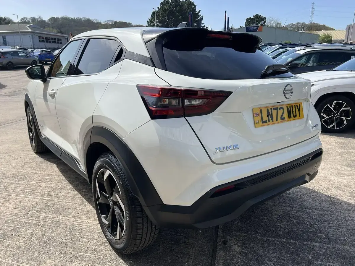 Used Nissan Juke N-Connecta 141 HP (103 kW) 2023 White SUV