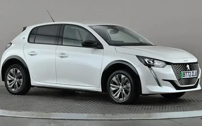 Used Peugeot e-208 Allure+ 100 kW (136 HP) 2023 Hatchback