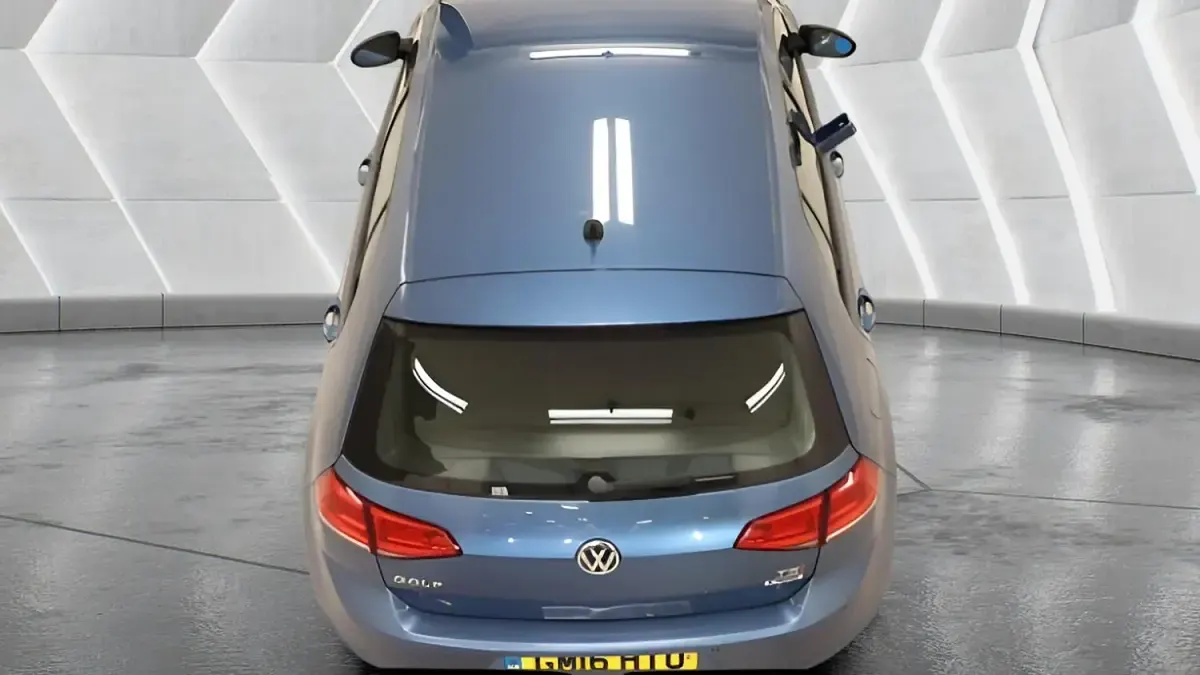 Used VW Golf VII Edition 125 HP (91 kW) 2016 Blue Hatchback