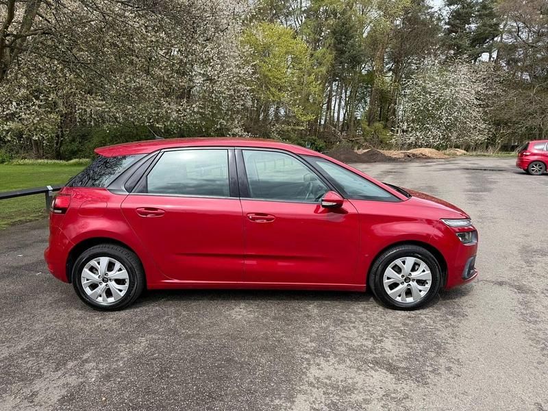 Used Citroën C4 PureTech 2019 Red MPV