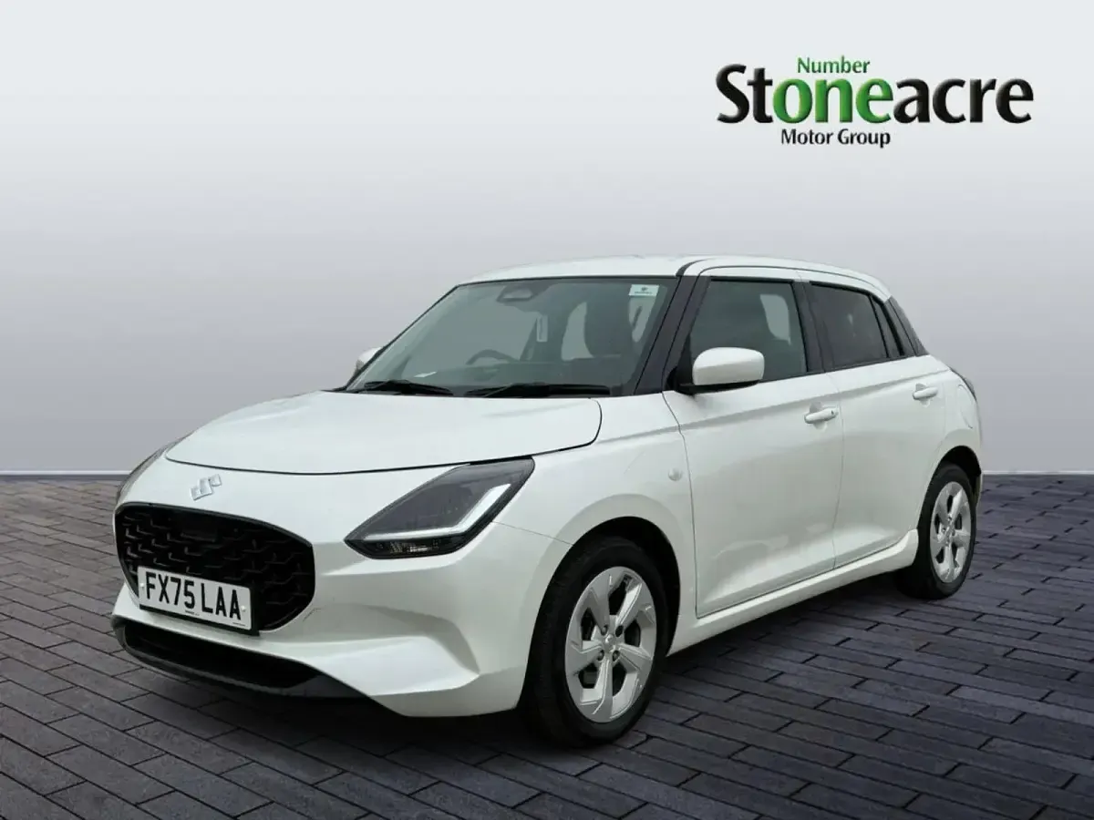 Used Suzuki Swift 82 HP (60 kW) 2025 White Hatchback