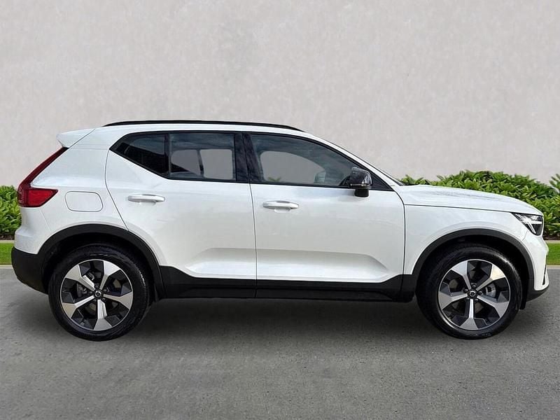 New Volvo XC40 Plus 2025 White SUV