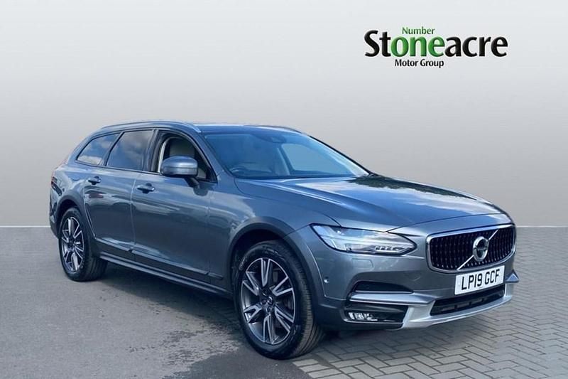 Used 2019 Volvo V90 CC Pro Estate | £26,893 (Fair price) - Image 1/1