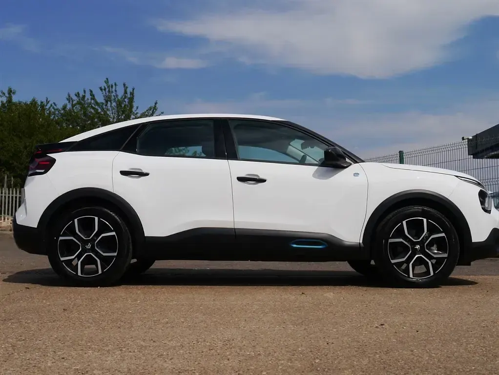 Used Citroën e-C4 100 kW (136 HP) 2023 White Hatchback