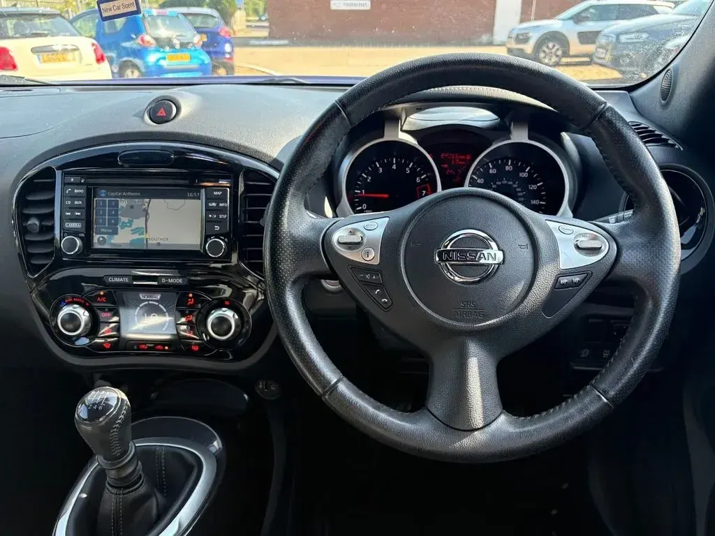 Used Nissan Juke Tekna 115 HP (84 kW) 2015 Blue SUV