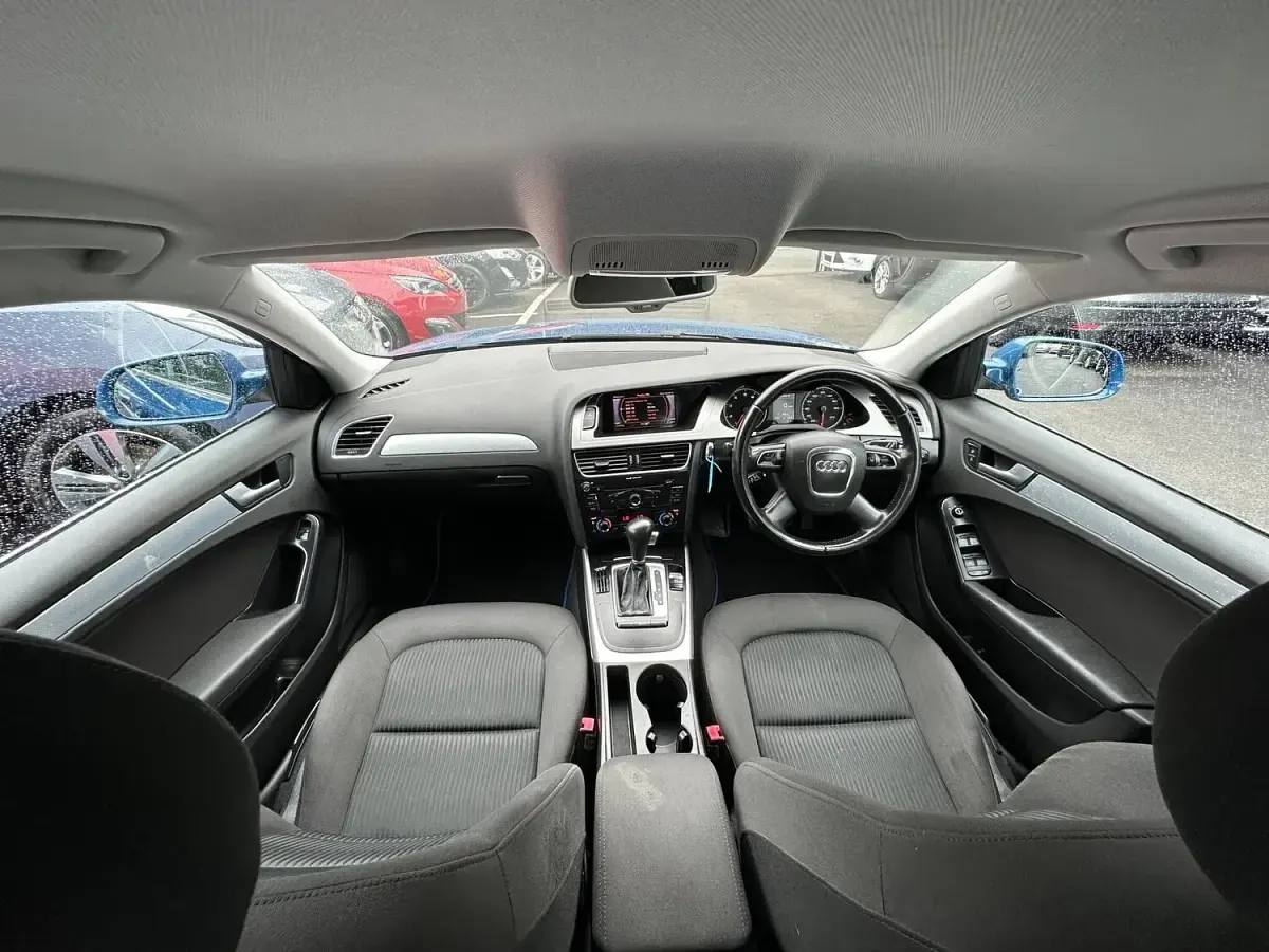 Used Audi A4 Performance 211 HP (155 kW) 2011 Blue Estate