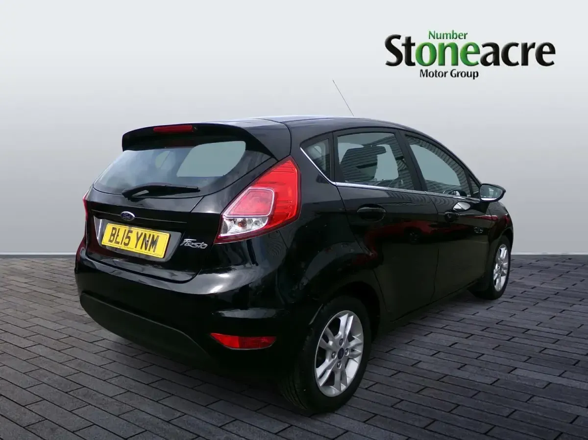 Used Ford Fiesta Zetec 82 HP (60 kW) 2015 Black Hatchback