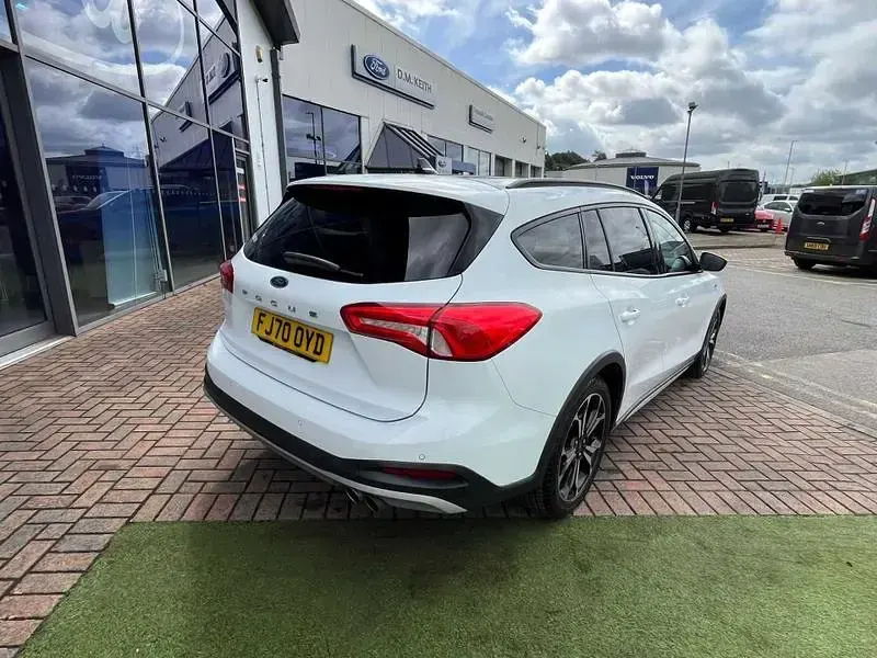 Used Ford Focus Active X 2020 Frozen white Estate