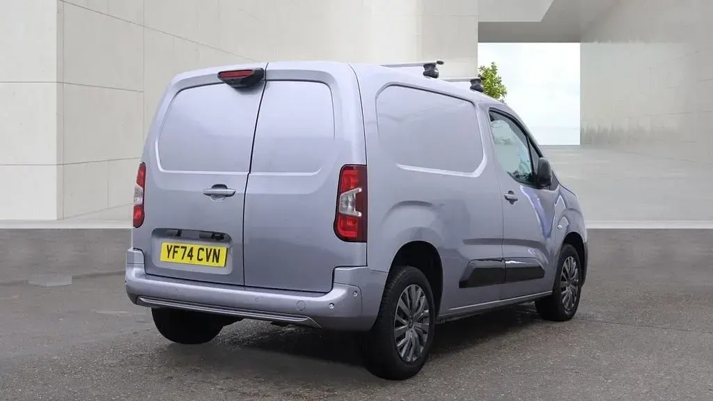 Used Citroën Berlingo 100 HP (73 kW) 2025 Grey MPV