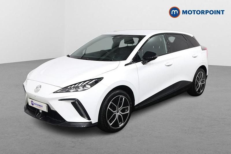 Used MG MG4 EV Trophy 150 kW (204 HP) 2024 White Hatchback
