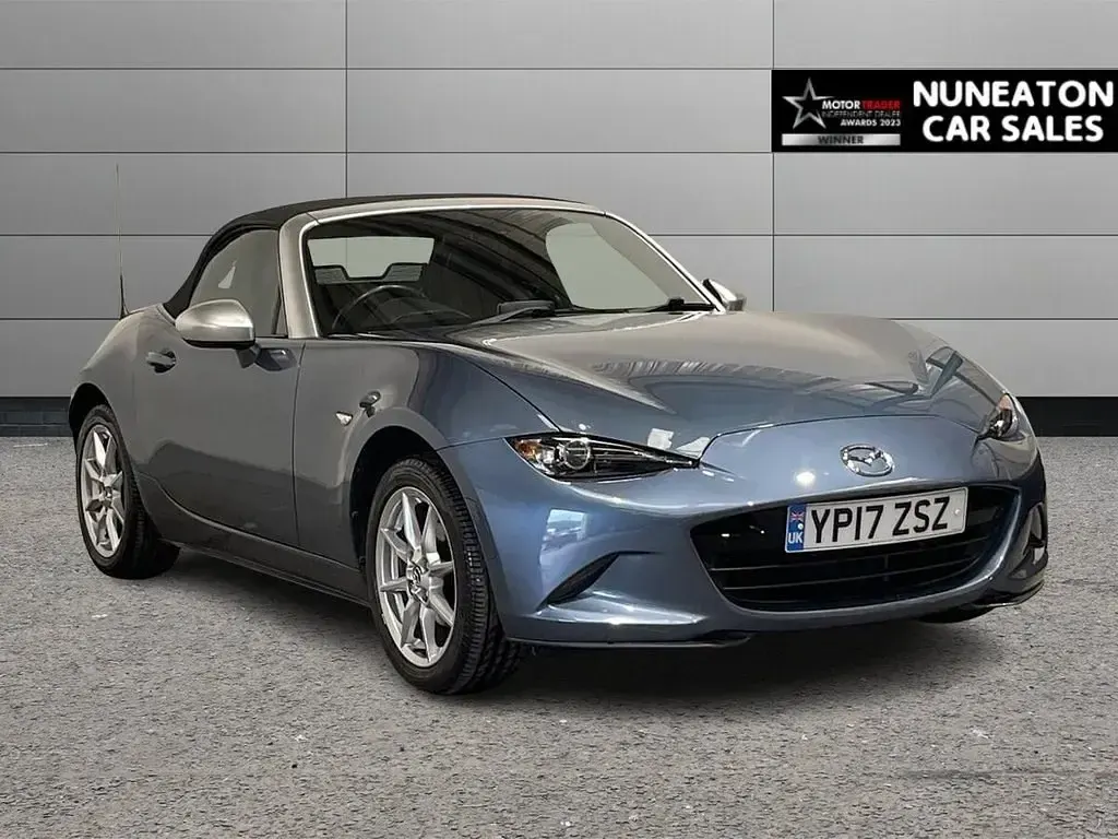 Usado Mazda MX5 131 HP (96 kW) 2017 Azul Cabrios