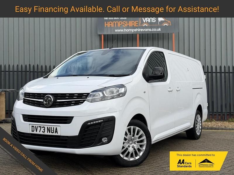 Used Vauxhall Vivaro S 100 HP (73 kW) 2023 White MPV