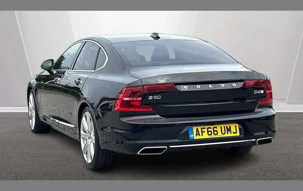Used Volvo S90 Inscription 187 HP (137 kW) 2016 Black Sedan