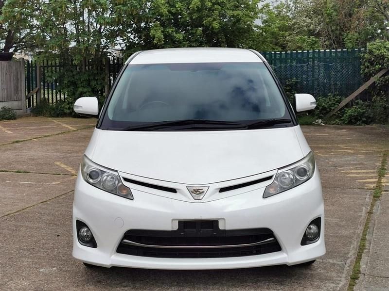 Begagnad Toyota Estima 2011 Vit Minibuss