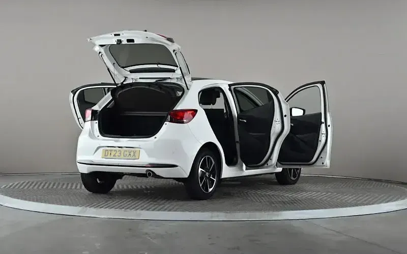 Used Mazda 2 Homura-Aka 116 HP (85 kW) 2023 White Hatchback