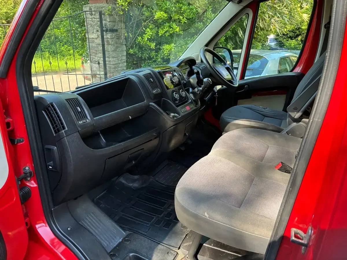 Used Citroën Relay 110 HP (80 kW) 2013 Red Van