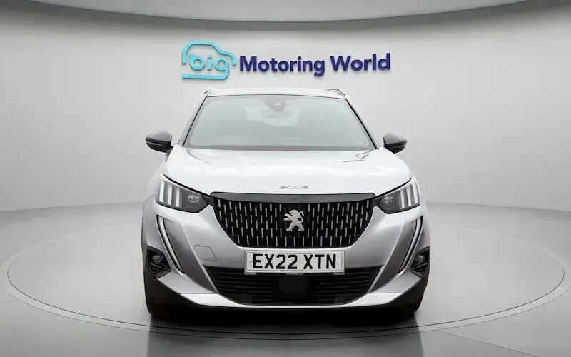 Gebraucht Peugeot 2008 Premium 131 PS (96 kW) 2022 Grau SUV