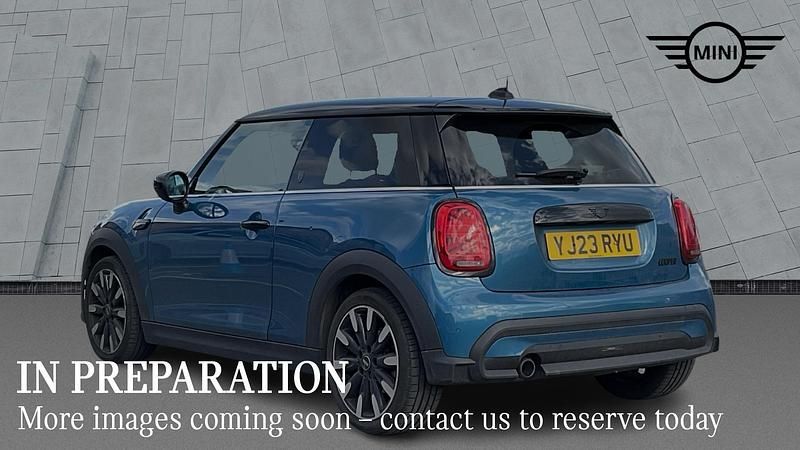 Begagnad Mini Cooper Exclusive 134 HK (98 kW) 2023 Blå Halvkombi
