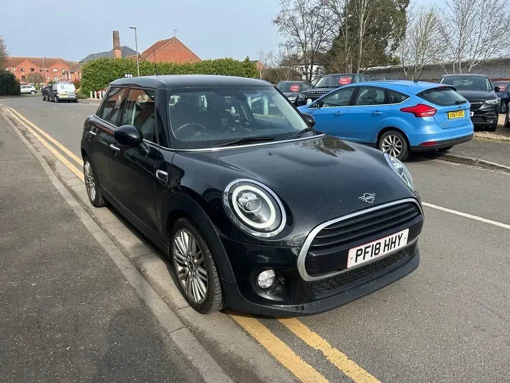 Used Mini Cooper Hatch 136 HP (100 kW) 2018 Black Hatchback